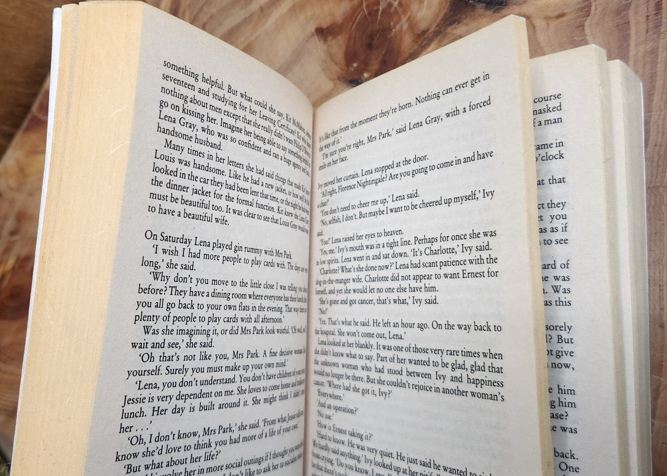 The Glass Lake - Maeve Binchy