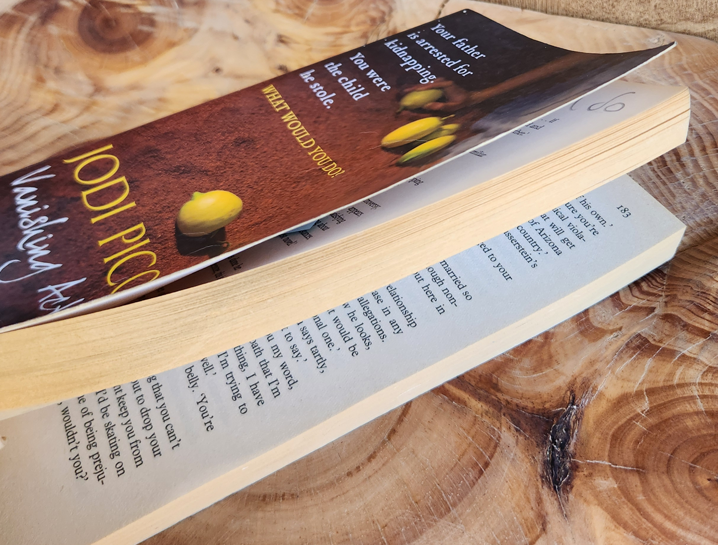 Vanishing Acts - Jodi Picoult