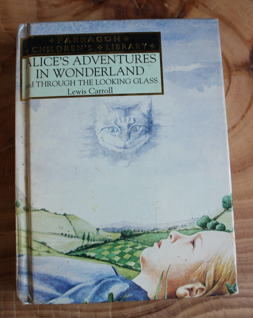 Alice's adventures in wonderland - Lewis Carroll