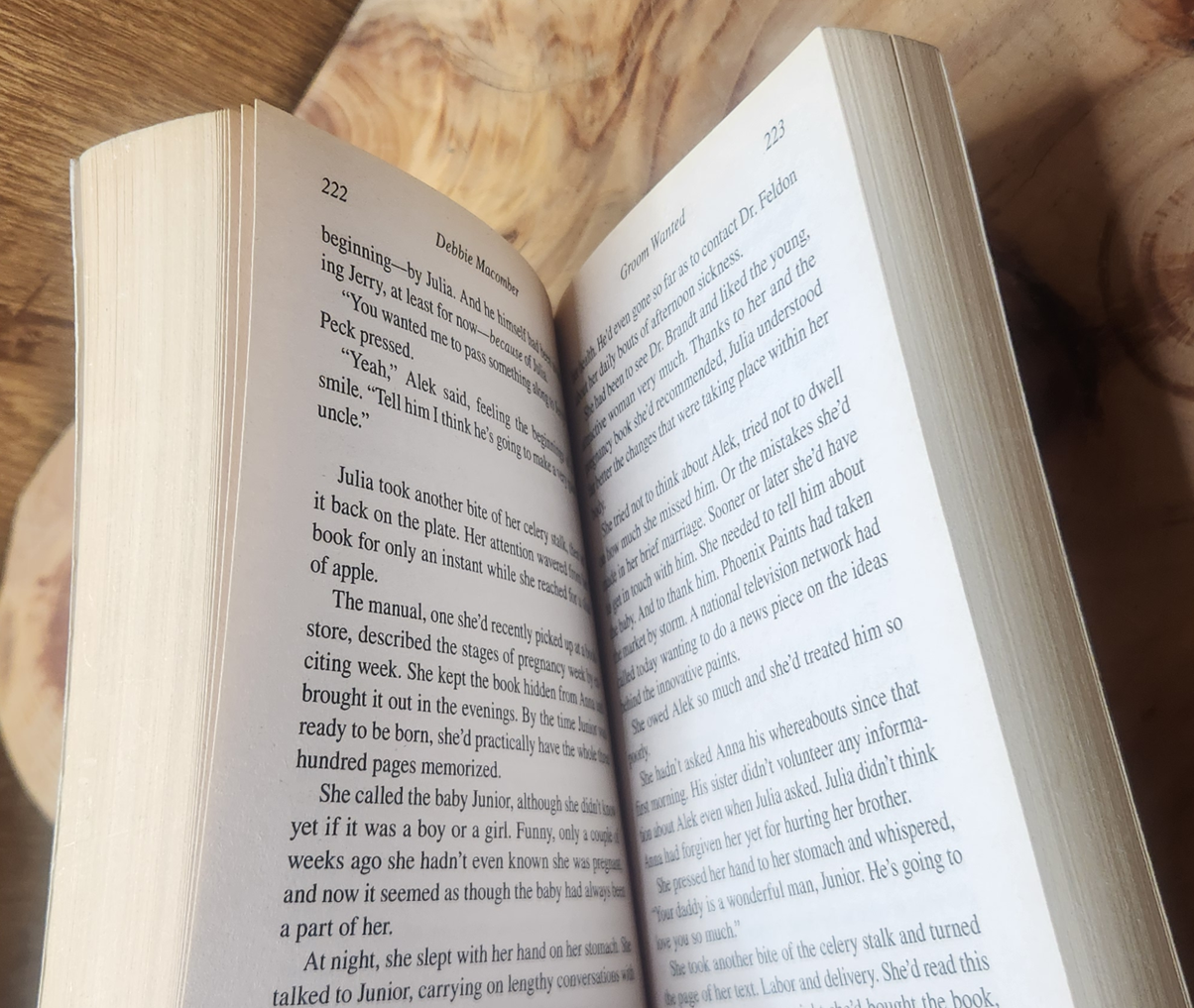 An Engagement in Seattle - Debbie Macomber