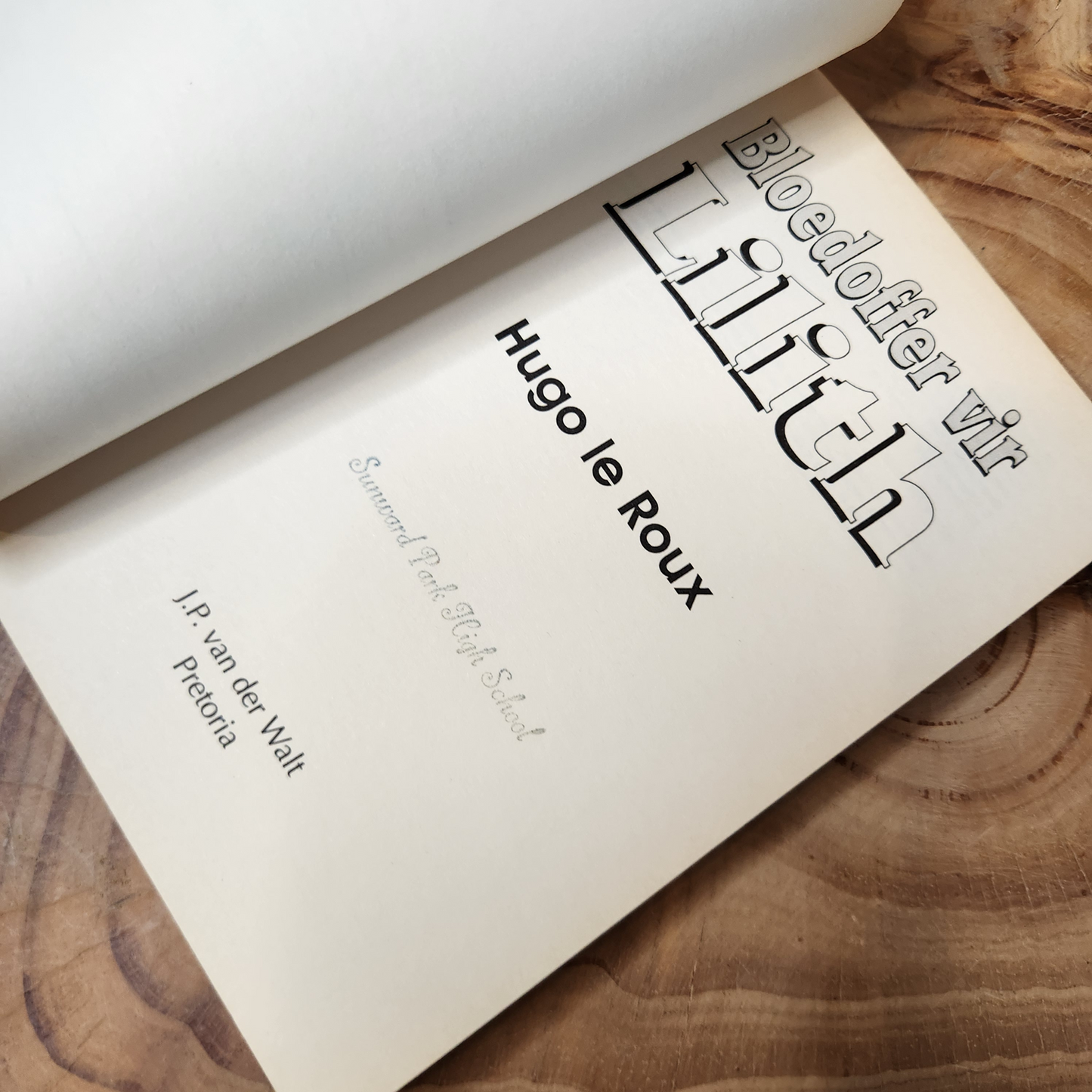Bloedoffer vir Lilith - Hugo le Roux