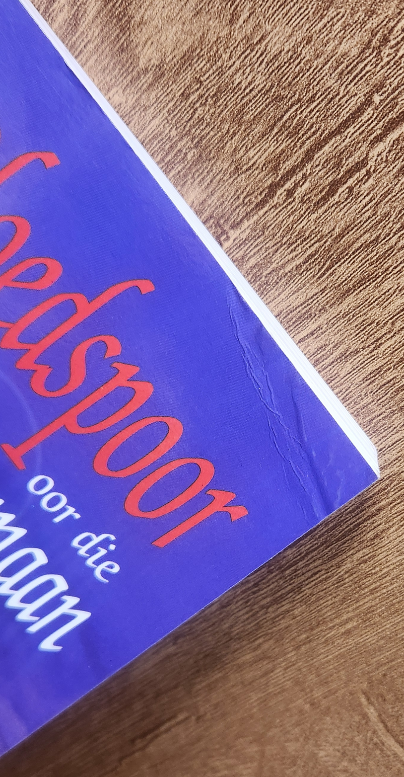 Bloedspoor oor die maan - Bets Smith