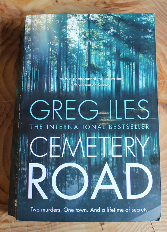 Cemetery Road - Greg Iles