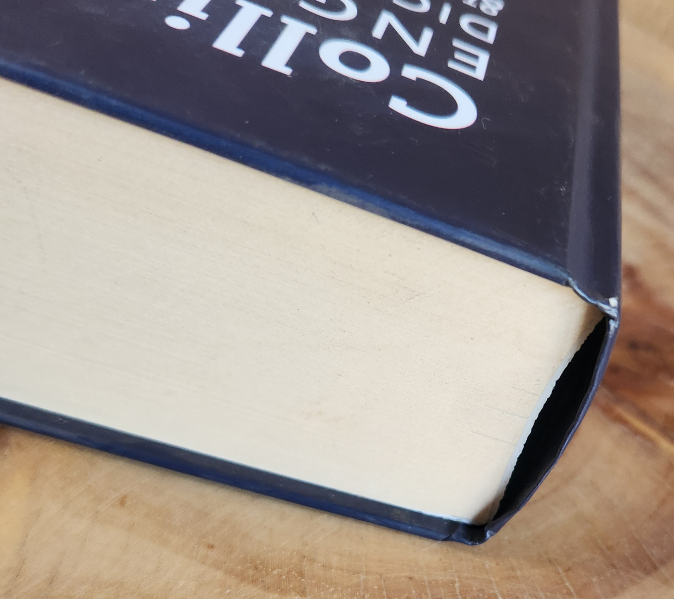 Collins English Dictionary & Thesaurus, essential edition