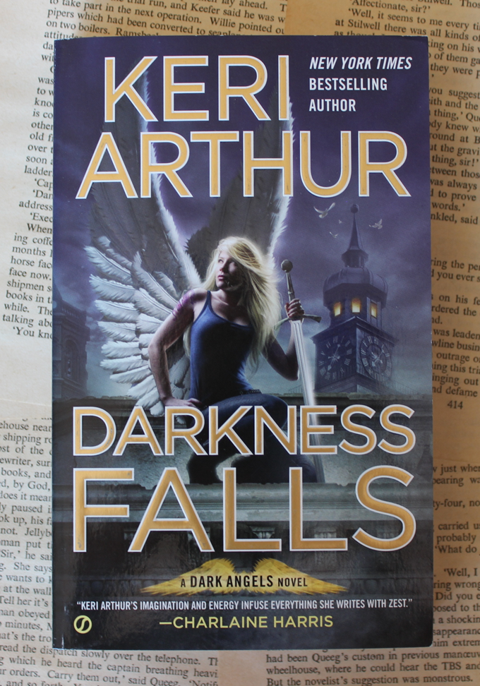 Darkness Falls - Keri Arthur