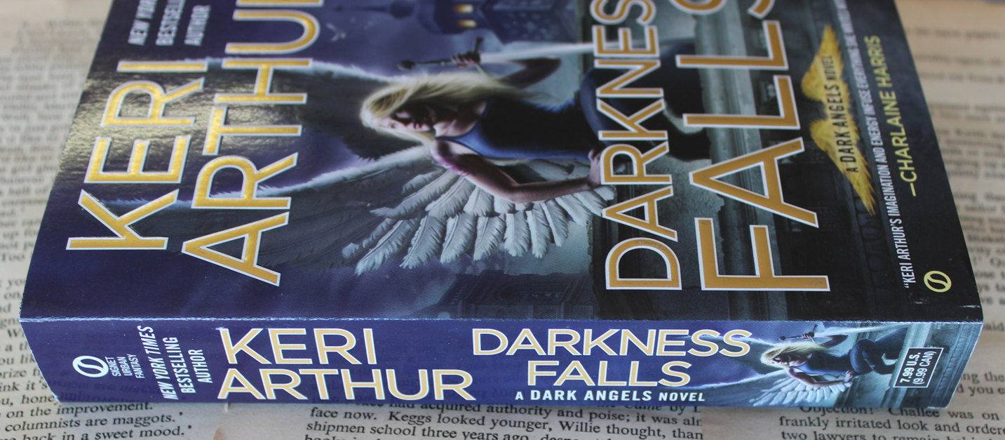 Darkness Falls - Keri Arthur