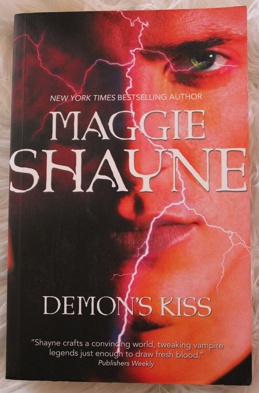 Demon's Kiss - Maggie Shayne