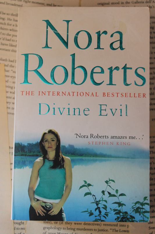 Divine Evil - Nora Roberts