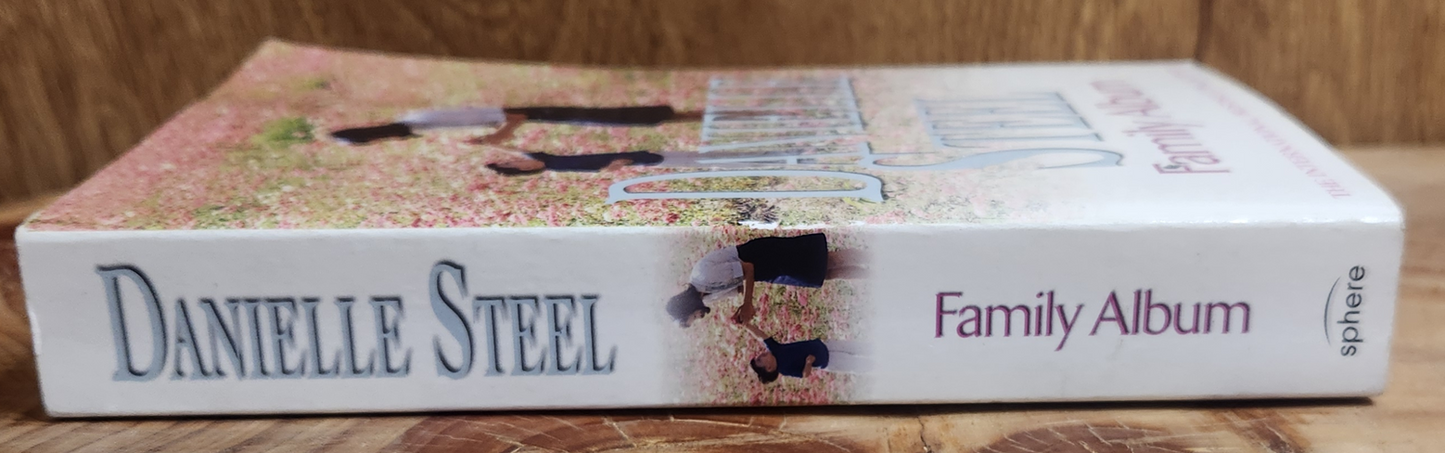 Family Album - Danielle Steel