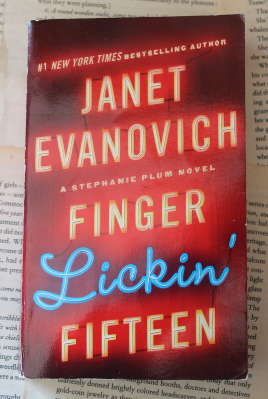 Finger Lickin' Fifteen - Janet Evanovich