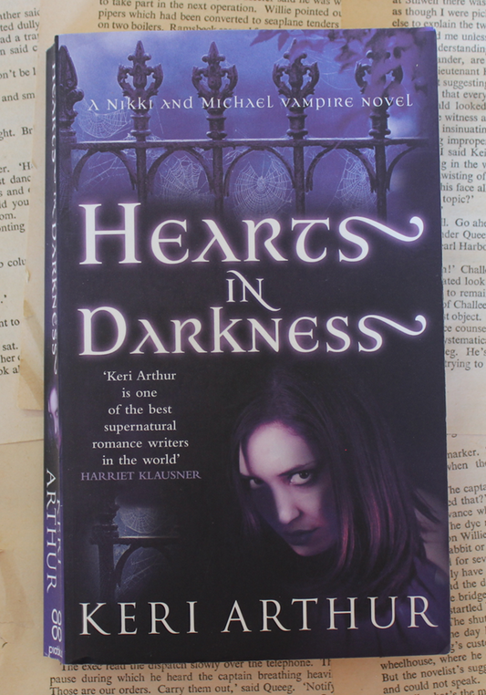 Hearts in Darkness - Keri Arthur