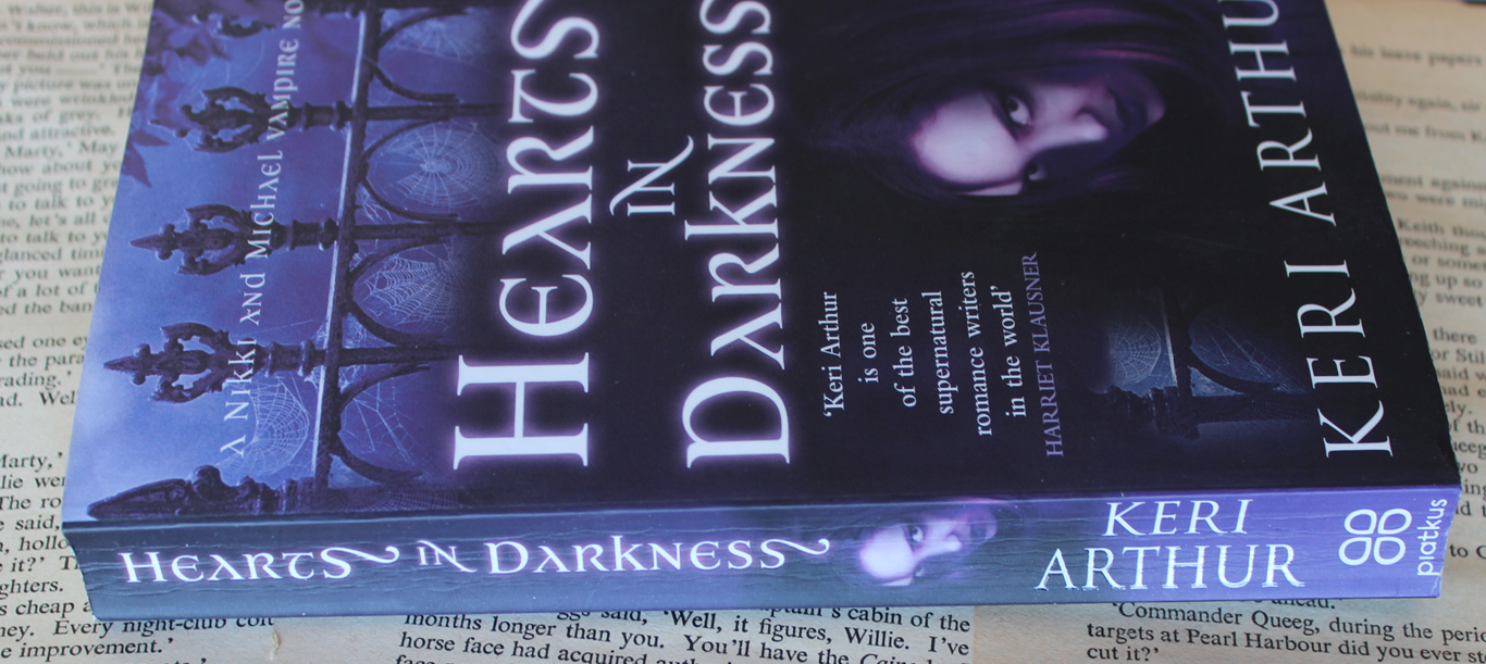 Hearts in Darkness - Keri Arthur