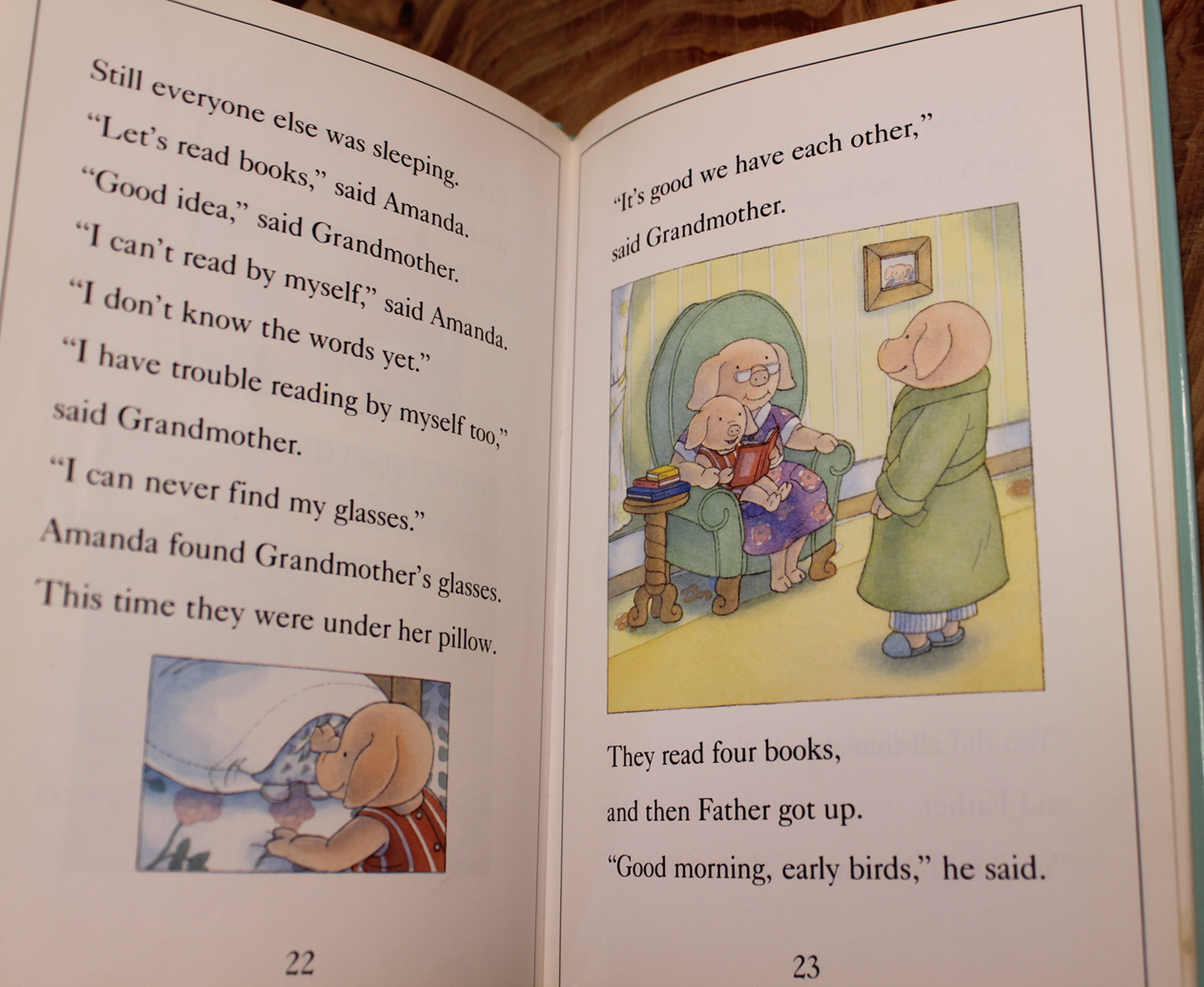 Oliver, Amanda and Grandmother Pig - Jean van Leeuwen