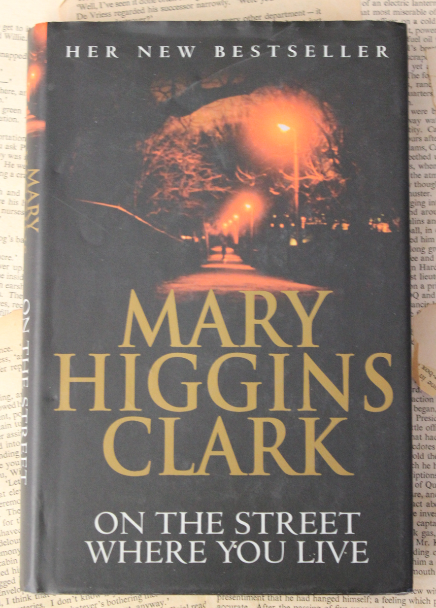 On the street where you live - Mary Higgins Clark (Copy)