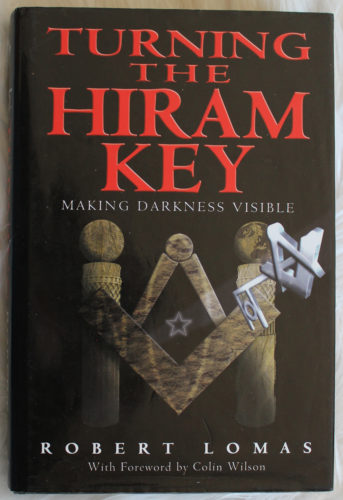 Turning the Hiram Key, making darkness visible - Robert Lomas