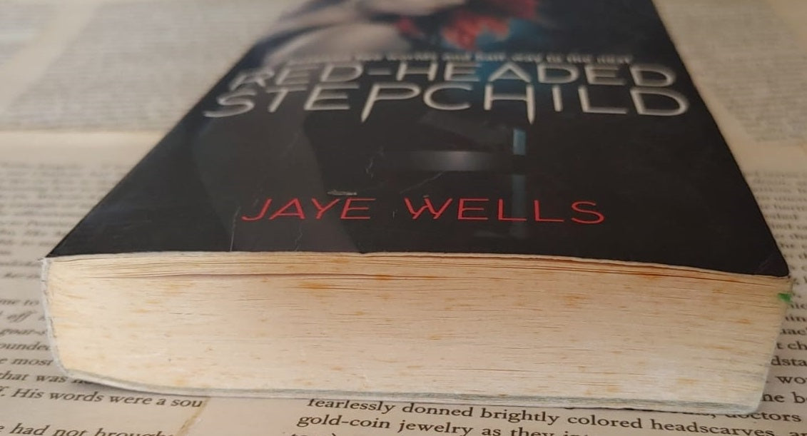 Red-Headed stepchild , Jaye Wells